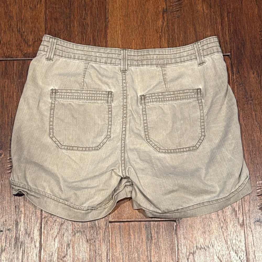 Size 4 Sonoma Women's Cargo Shorts - Light Tan - Picture 7 of 9